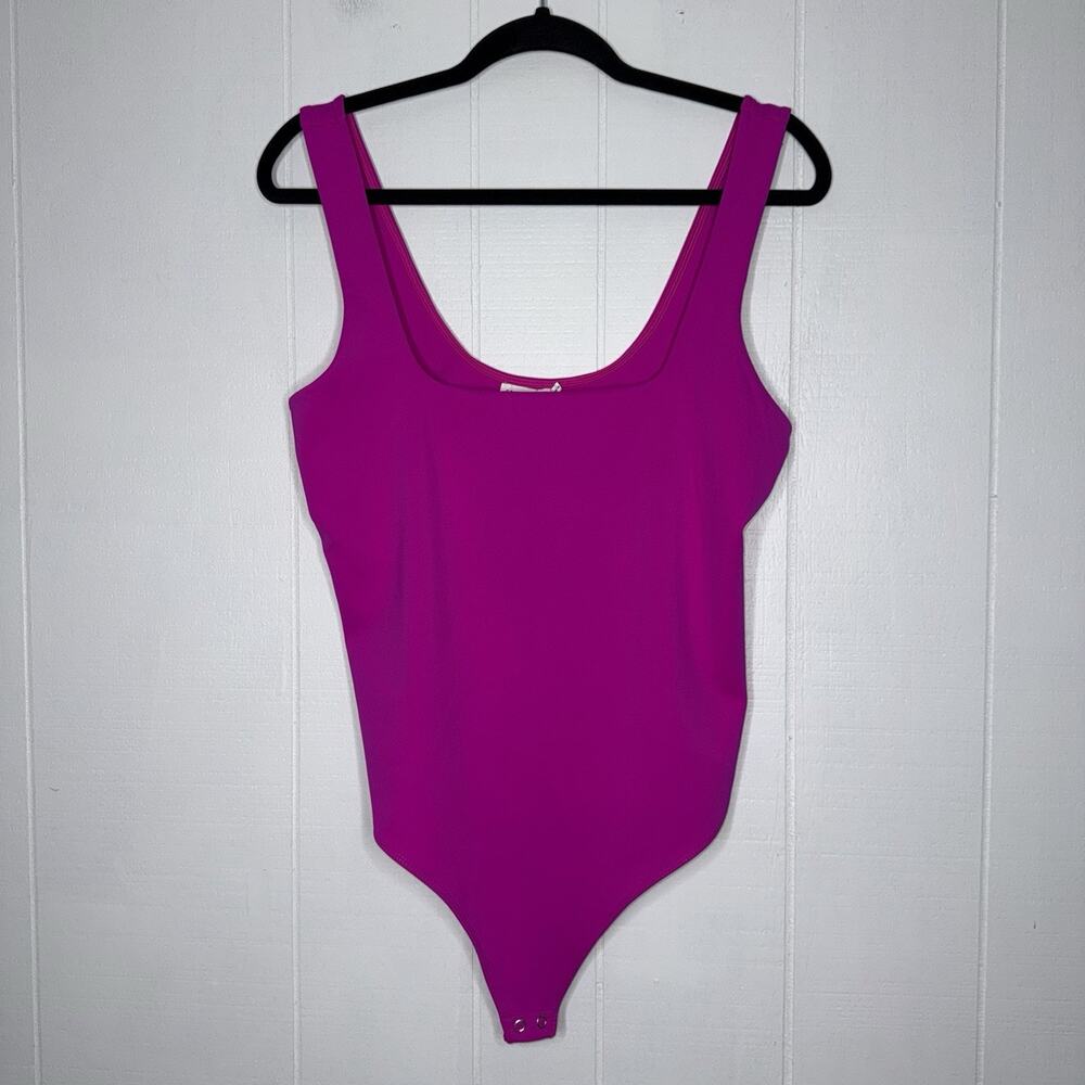 Good American Magenta Scoop Neck Bodysuit